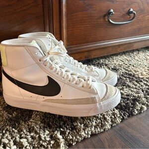 Nike Blazers, Womens, Youth Sz 7, Womens Sz 8.5,